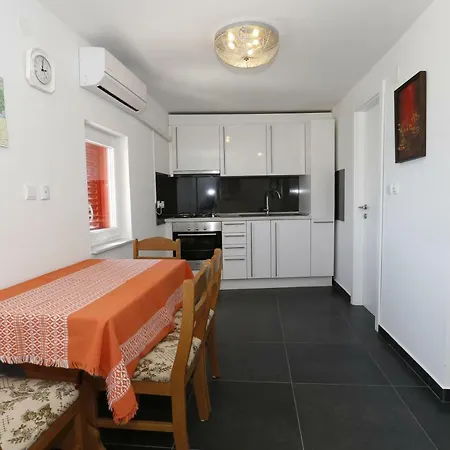 Darko With Sea View Apartment *